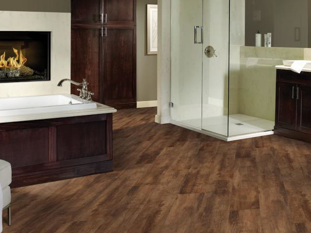 Discovery Ridge Fallen Leaf waterproof vinyl plank room scene